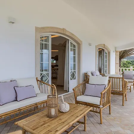 Windmill Beachfront *