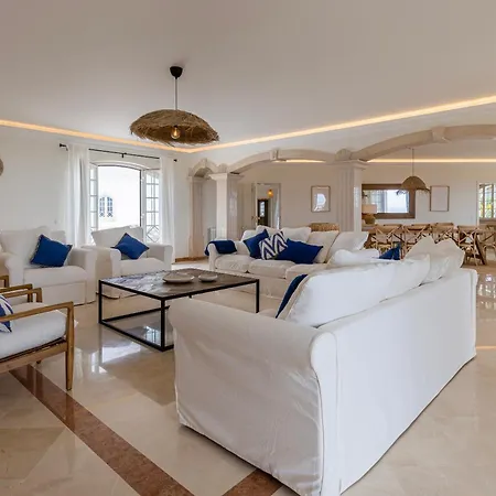 Windmill Beachfront Villa *