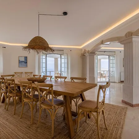 Villa Windmill Beachfront