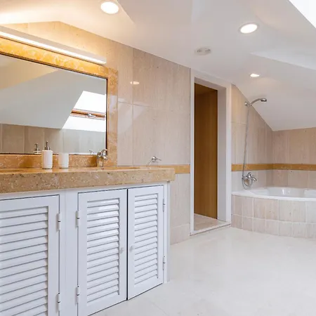 Villa Windmill Beachfront *