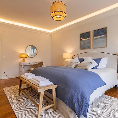 Windmill Beachfront Villa *