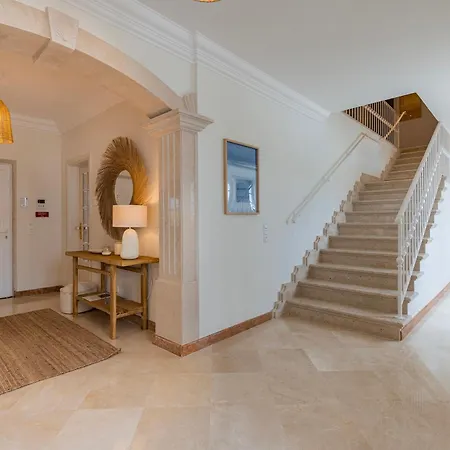 Villa Windmill Beachfront