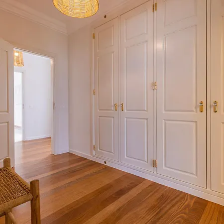 Windmill Beachfront Villa *