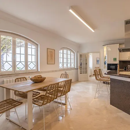 Windmill Beachfront Villa