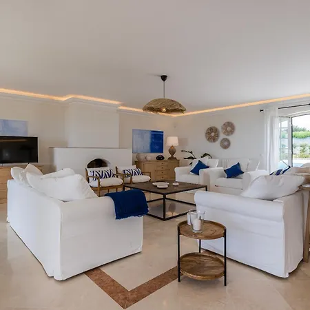 Villa Windmill Beachfront
