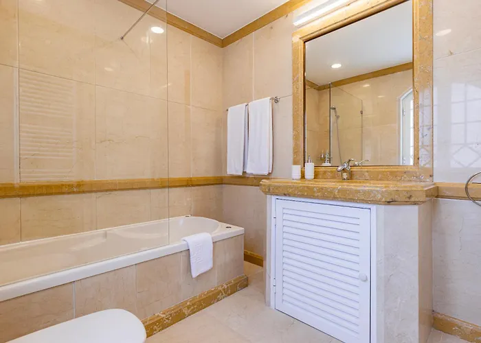 Windmill Beachfront Vila