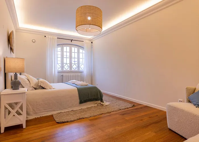 Windmill Beachfront Vila Colares