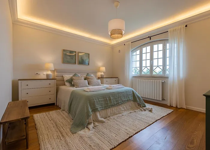 Windmill Beachfront Vila Colares