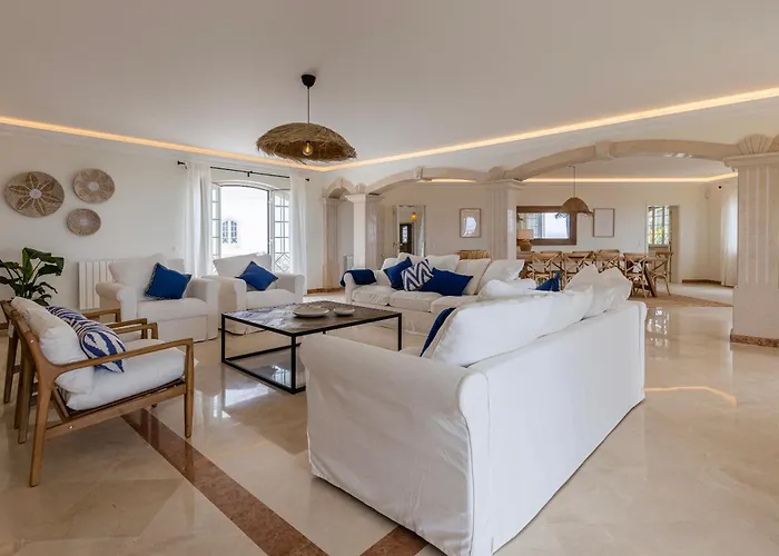 Windmill Beachfront Vila *