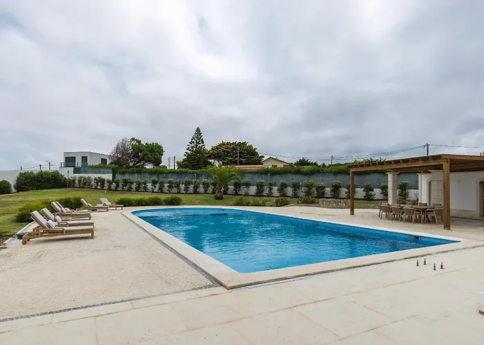 Windmill Beachfront Vila Colares