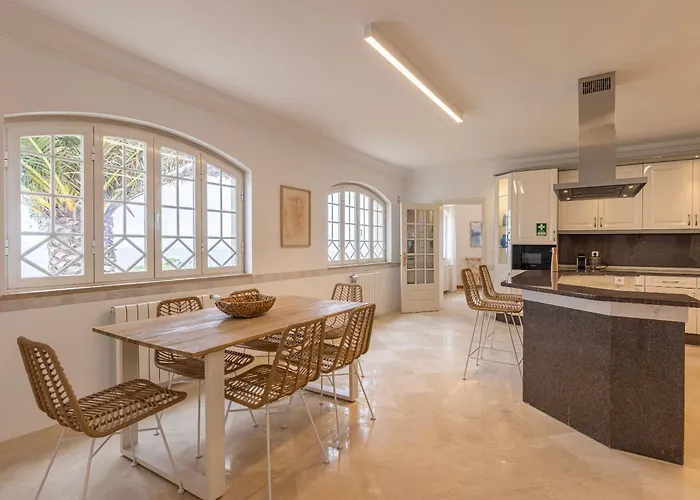 Windmill Beachfront Vila