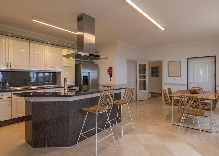 Windmill Beachfront Vila *